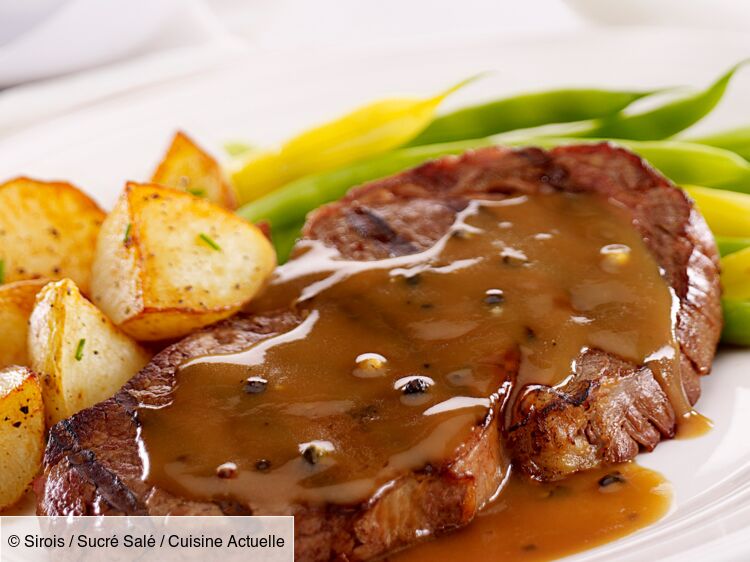 PiÃ¨ce du boucher sauce au poivre, haricots verts   
